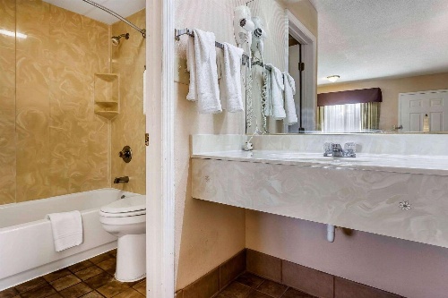 Rodeway Inn Augusta image 3